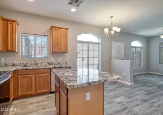 Photo #5: 6602702 Listing 