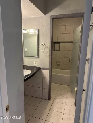 Photo #5: 6603755 Listing