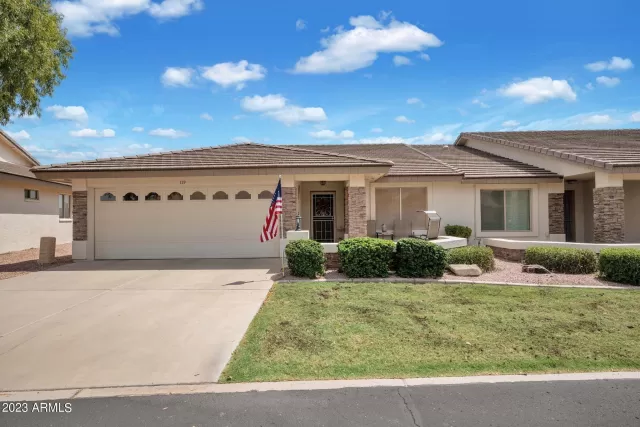 MLS: 6604192 Condo For Sale