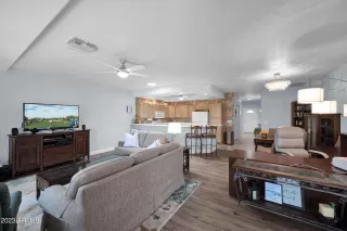 Photo #5: 6604192 Listing