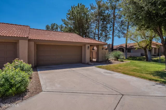 MLS: 6605349 Condo For Sale