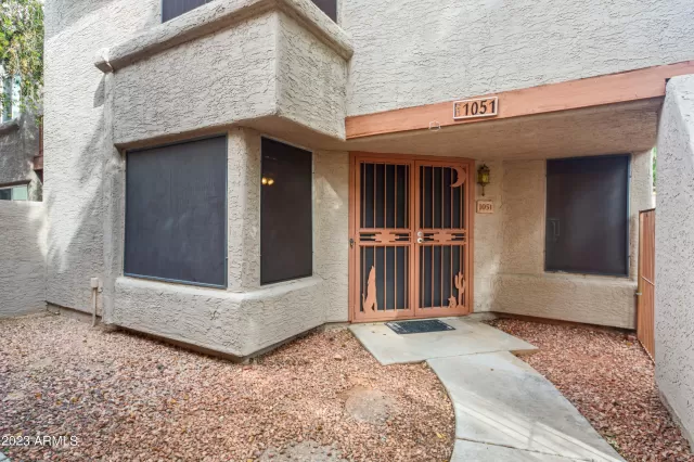 MLS: 6605388 Condo For Sale