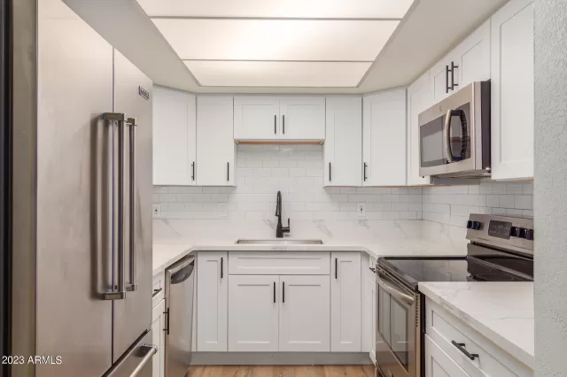 MLS: 6605559 Condo For Sale