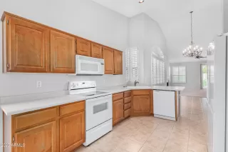 Photo #5: 6605786 Listing