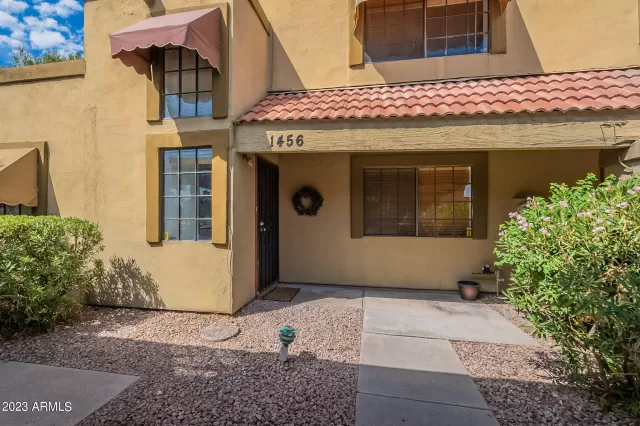 MLS: 6606242 Condo For Sale