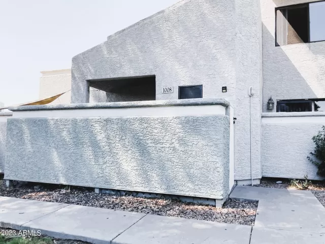 MLS: 6606433 Condo For Sale