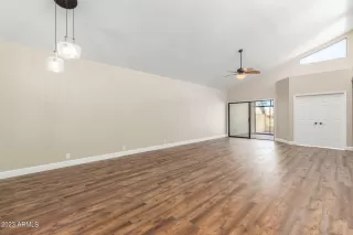 Photo #5: 6606435 Listing 