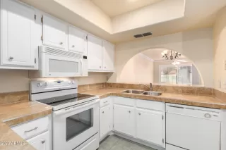 Photo #4: 6607088 Listing 