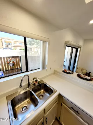 Photo #5: 6607434 Listing