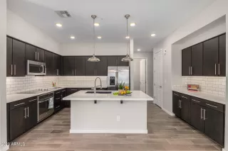 Photo #2: 6607939 Listing 