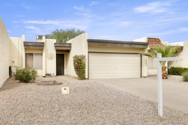 MLS: 6607949 Condo For Sale