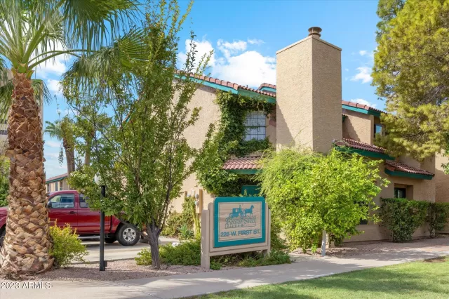 MLS: 6607976 Condo For Sale