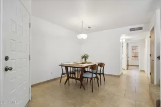 Photo #5: 6607976 Listing