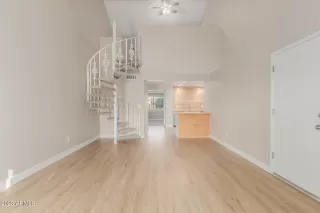 Photo #4: 6608193 Listing