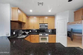 Photo #5: 6608438 Listing