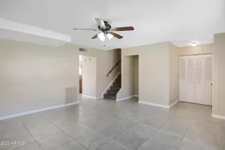 Photo #5: 6608678 Listing