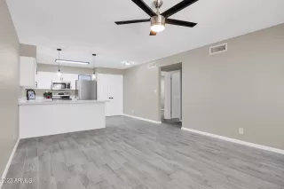 Photo #5: 6608718 Listing 