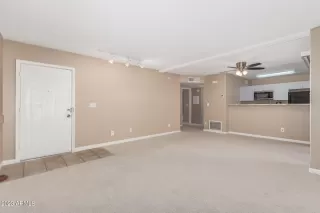 Photo #5: 6608757 Listing