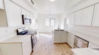 Photo #6: 6608968 Listing