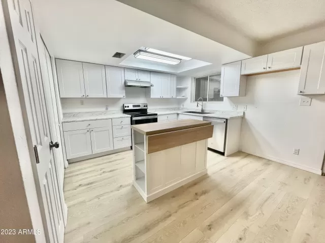 MLS: 6609149 Condo For Sale