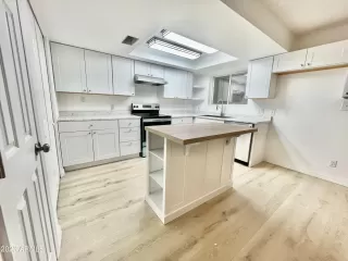 Photo #3: 6609149 Listing