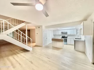 Photo #5: 6609149 Listing