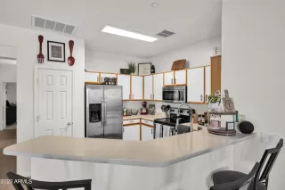 Photo #5: 6609237 Listing