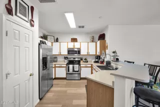 Photo #6: 6609237 Listing