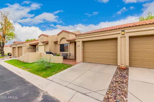 MLS: 6609324 Condo For Sale