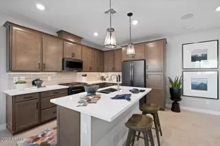 Photo #6: 6609332 Listing