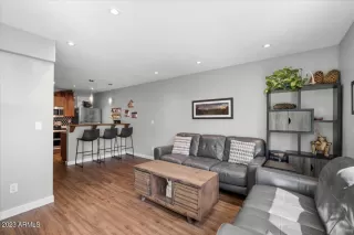 Photo #2: 6610087 Listing 