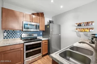 Photo #5: 6610087 Listing 