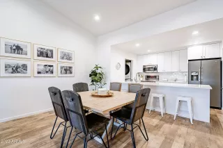 Photo #5: 6610509 Listing