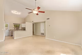 Photo #5: 6611192 Listing