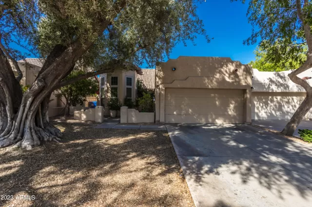 MLS: 6611220 Condo For Sale