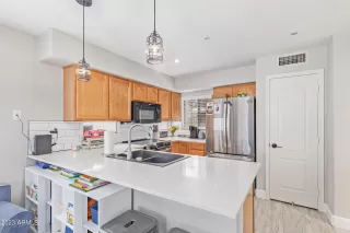 Photo #5: 6611482 Listing