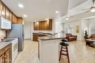 Photo #2: 6611495 Listing 