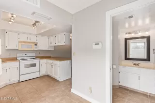 Photo #6: 6611498 Listing 