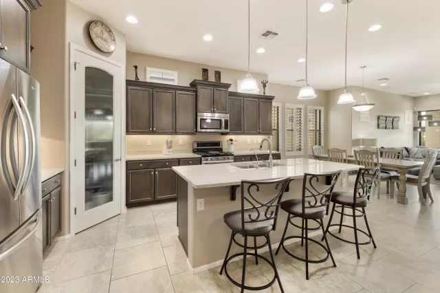 MLS: 6611999 Condo For Sale