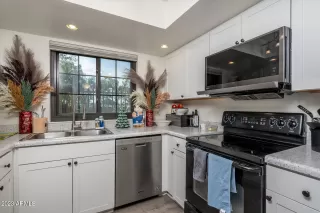 Photo #2: 6612500 Listing