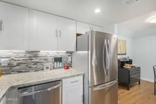 Photo #3: 6612618 Listing