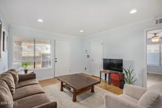 Photo #6: 6612618 Listing