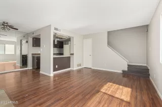 Photo #6: 6612863 Listing