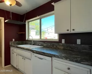 Photo #4: 6612882 Listing