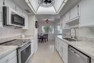 Photo #5: 6613686 Listing