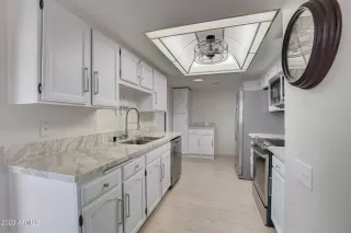 Photo #6: 6613686 Listing