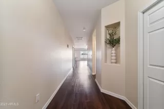 Photo #4: 6613695 Listing