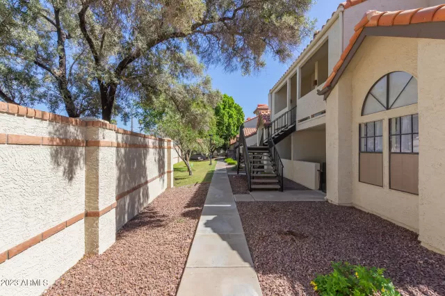 MLS: 6613698 Condo For Sale