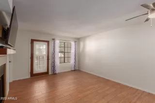 Photo #3: 6613698 Listing