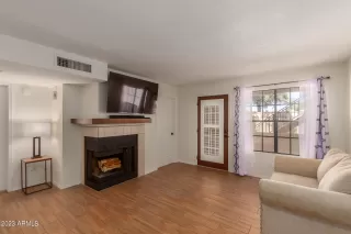 Photo #4: 6613698 Listing